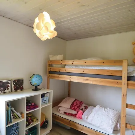Three-bedroom Holiday In Vaggerlose *